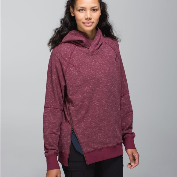 lululemon athletica Tops - Lululemon Athletica Om & Roam Pullover in Heathered Marled Rust Berry size 6 EUC